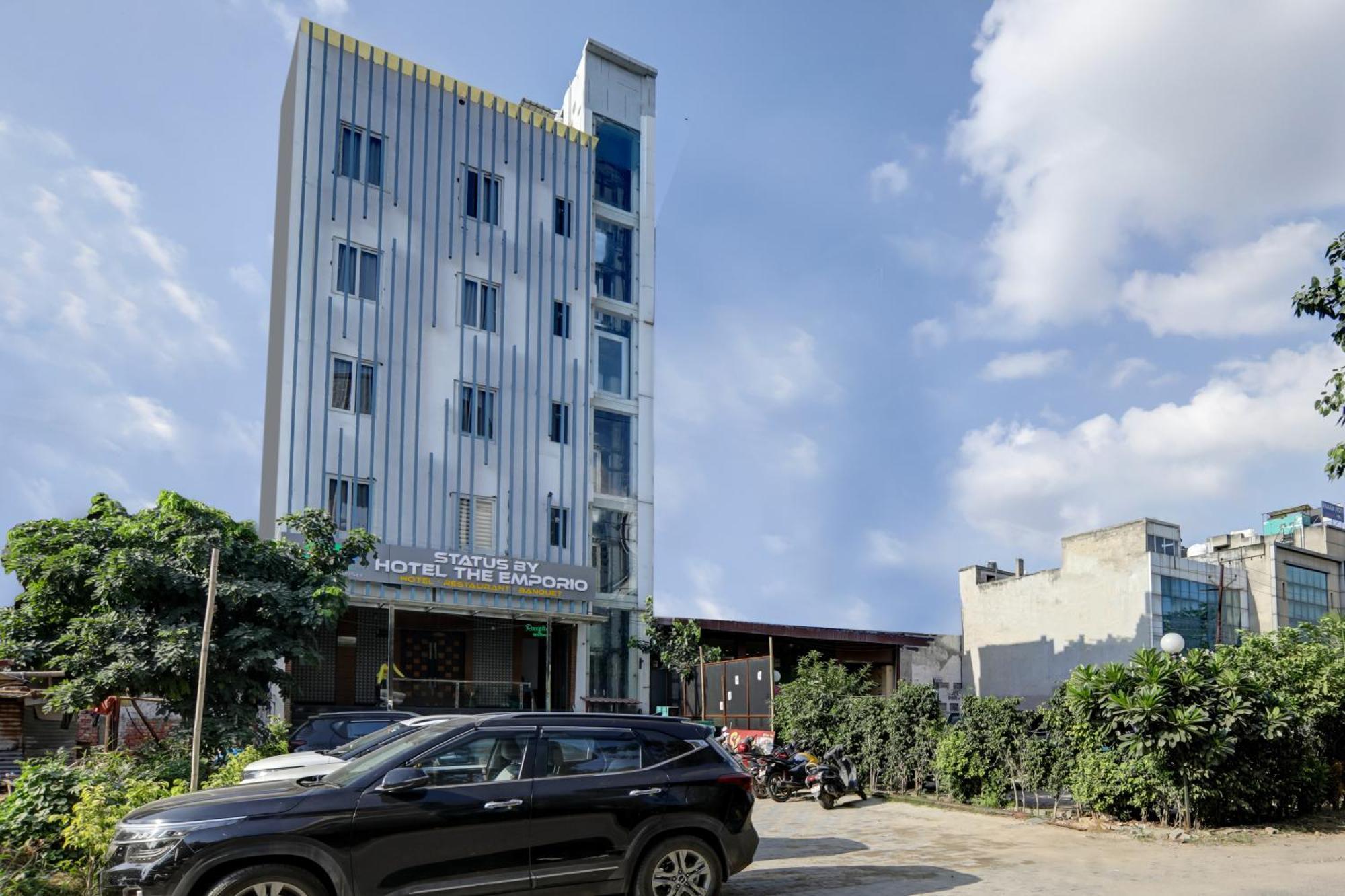 Status By Hotel The Emporio 가지아바드 외부 사진