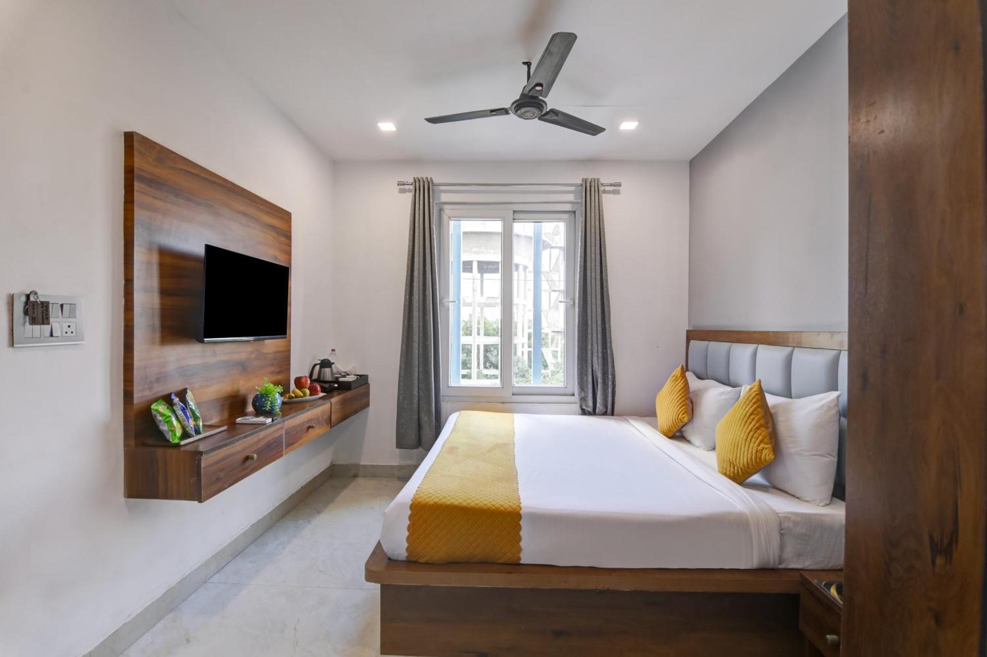 Status By Hotel The Emporio 가지아바드 외부 사진